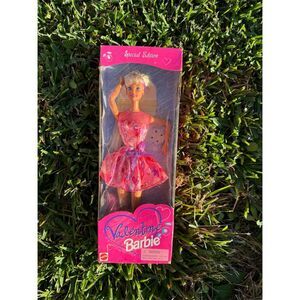 Valentine Barbie Doll 1997 Special Edition Mattel Blonde Hair Blue Eyes
